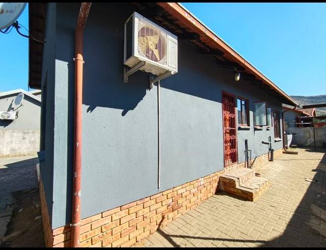 3 BEDROOM HOUSE FOR SALE IN TLHABANE WEST